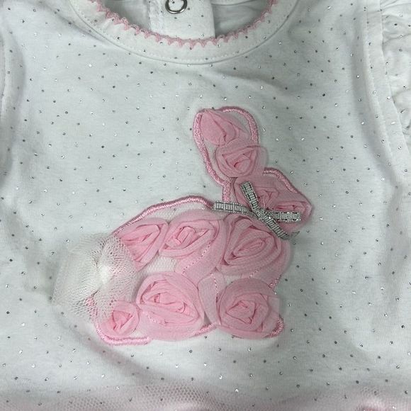 Gigil Easter onesie with attached tutu Baby girl 12mon bunny in the center. - Picture 5 of 8
